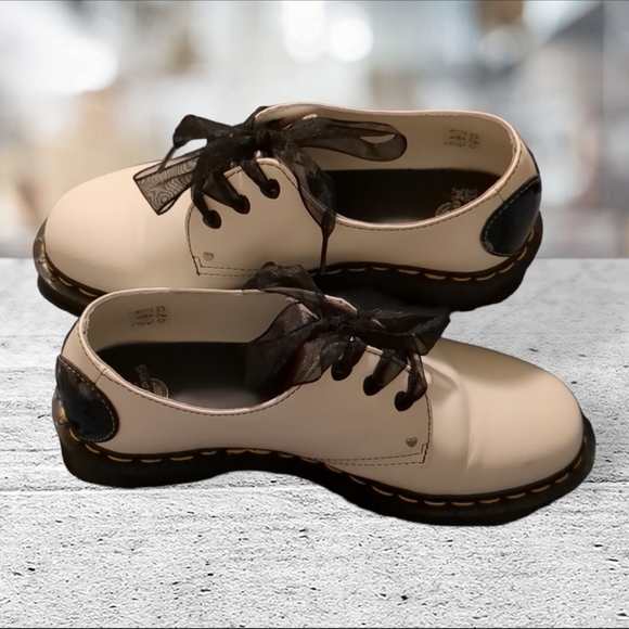 Dr. Martens 1461 HEARTS shoes size 8 US EU 39 🎉host pick🎉 - Picture 7 of 13